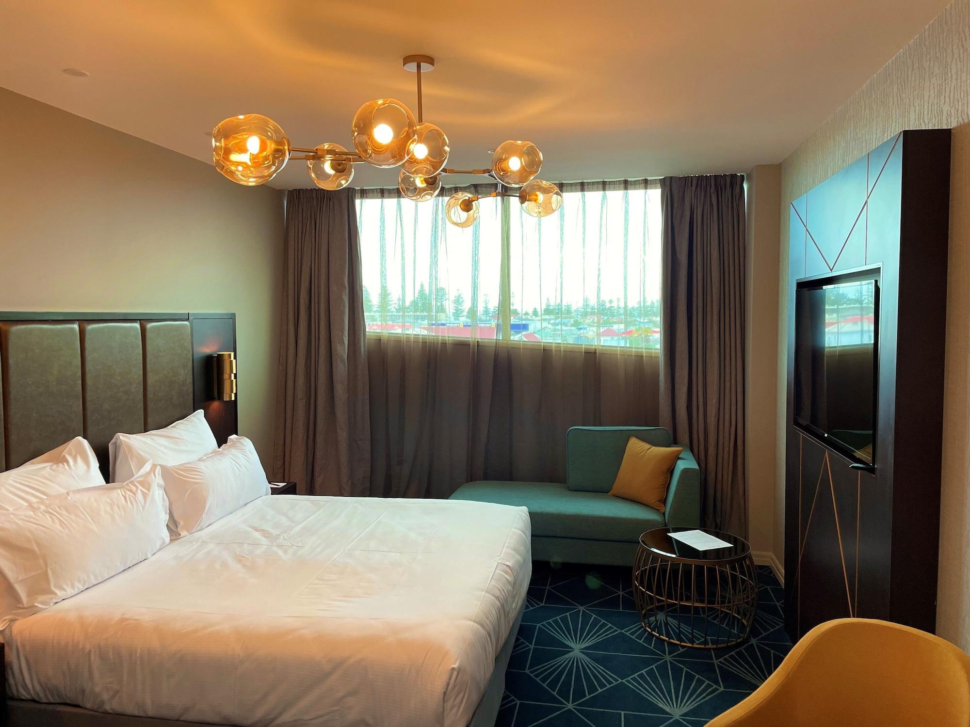 Swiss-Belhotel Napier Exterior photo A room at the hotel