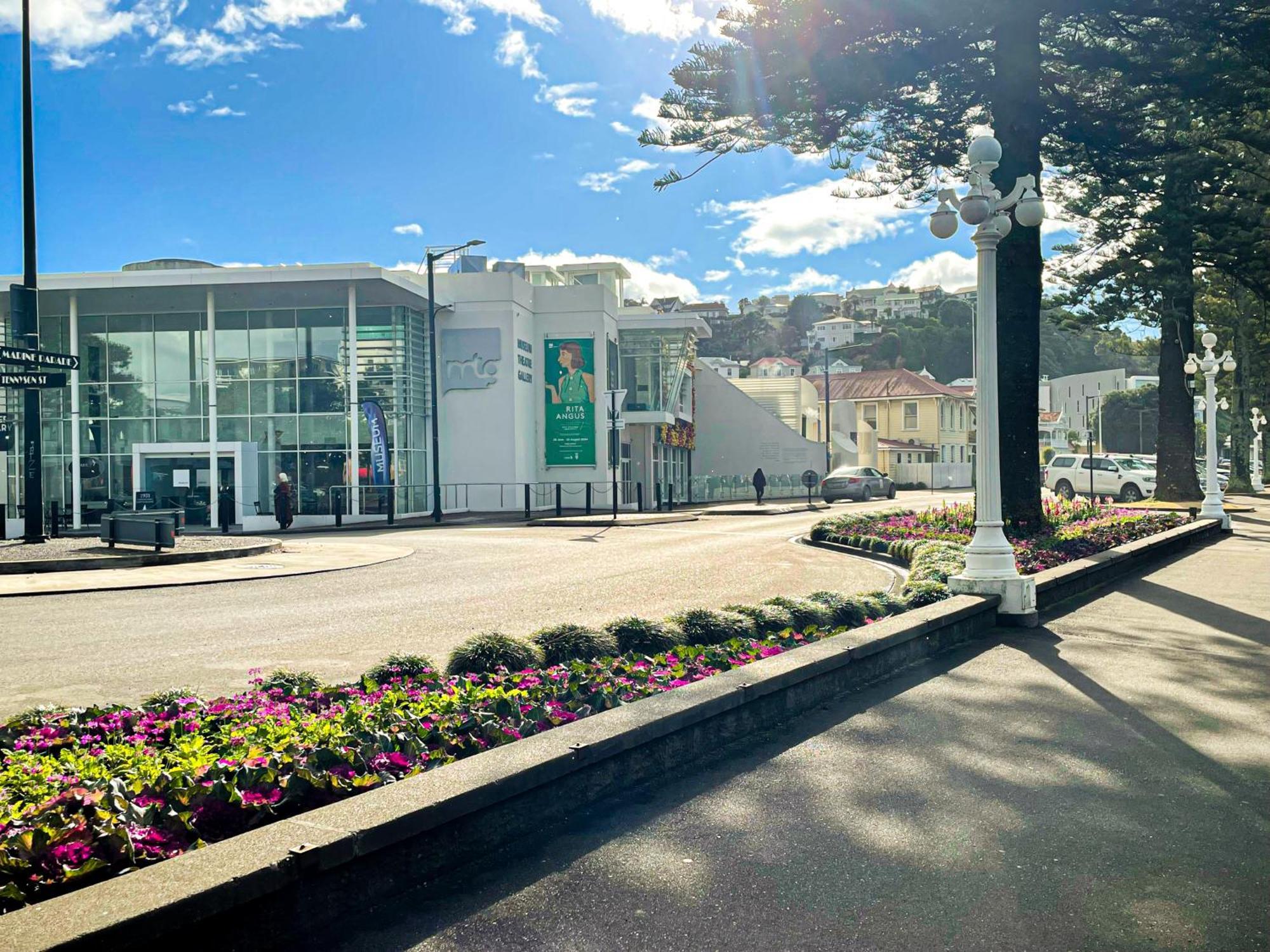 Swiss-Belhotel Napier Exterior photo The entrance to the National Film and Sound Archive, on the corner of Northbourne Avenue and Elgar Street, in the Australian Capital Territory.
